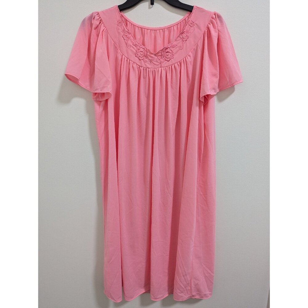Vintage ShadowLine Nylon Nightgown Gown Sz Sm Embroidered Flowers Short Sleeve